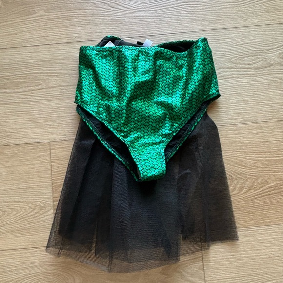 Frederick's of Hollywood Black and Green Lingerie - Picture 1 of 4